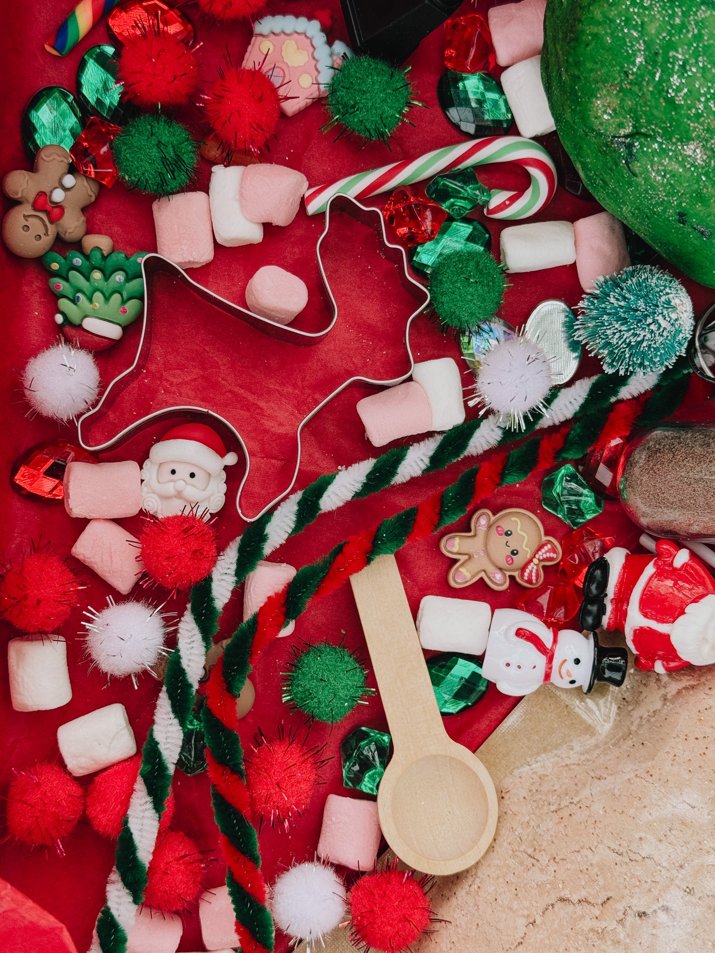 Little Elves' Christmas Kit